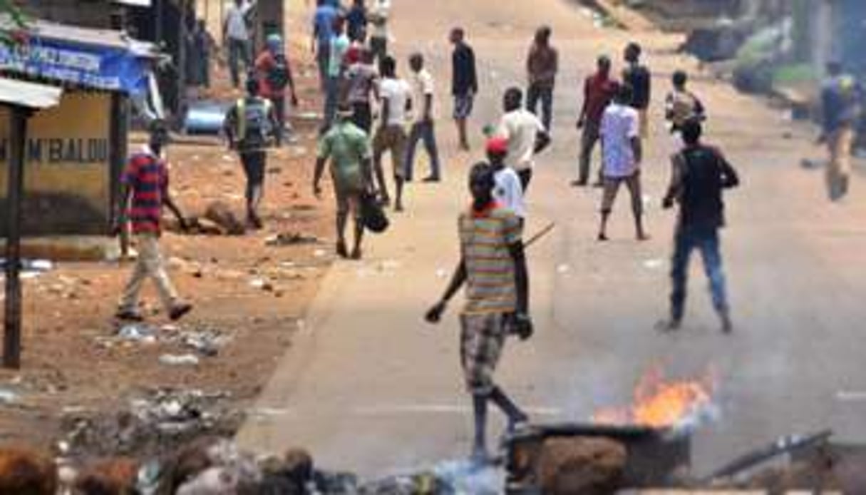 Une manifestation des opposants à Conakry, le 25 mai 2013. © AFP