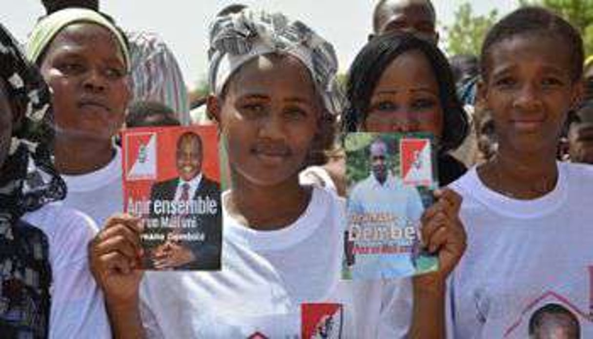 Des partisans du candidat du Dramane Dembele, le 26 juillet 2013 à Gao. © AFP
