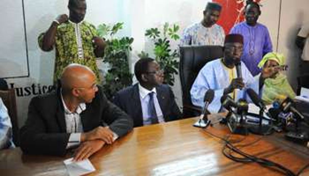 Conférence de presse du FDR, le 29 juillet 2013, à Bamako. © Émilie Régnier, pour J.A.
