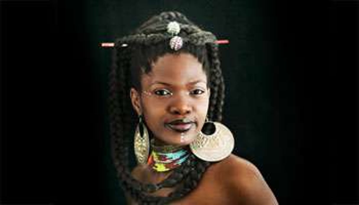 La chanteuse native du Cap, Sibongile Mbambo, signe des textes volontiers mélancoliques. © Patrick Gherdoussi