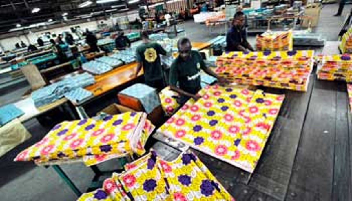 Pour satisfaire une demande croissante, l’usine d’Uniwax à Abidjan sera agrandie. © Olivier/JA