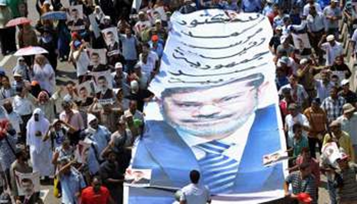 Les partisans de l’ex-président islamiste Mohamed Morsi défilent au Caire, le 2 août 2013. © AFP