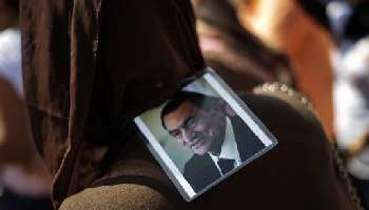 Portrait de l’ancien président égyptien Hosni Moubarak, lors d’une audience au Caire le 6 juillet. © AFP