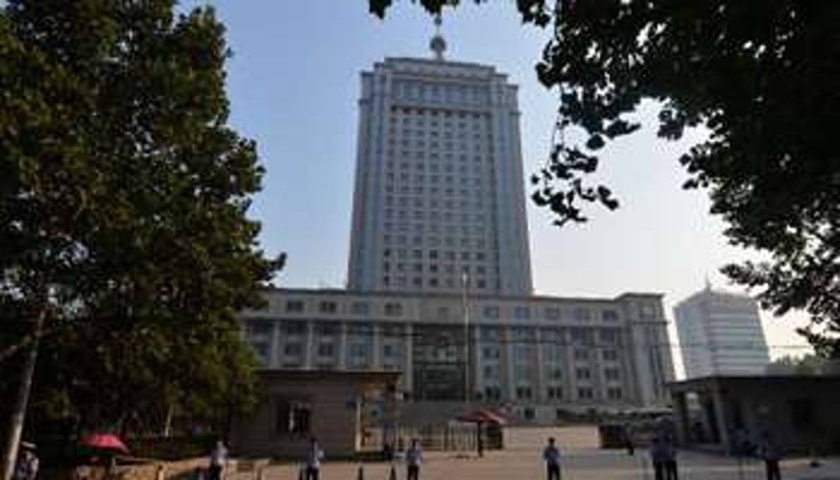 Le tribunal où doit être jugé pour corruption le dirigeant déchu Bo Xilai, à Jinan. © AFP