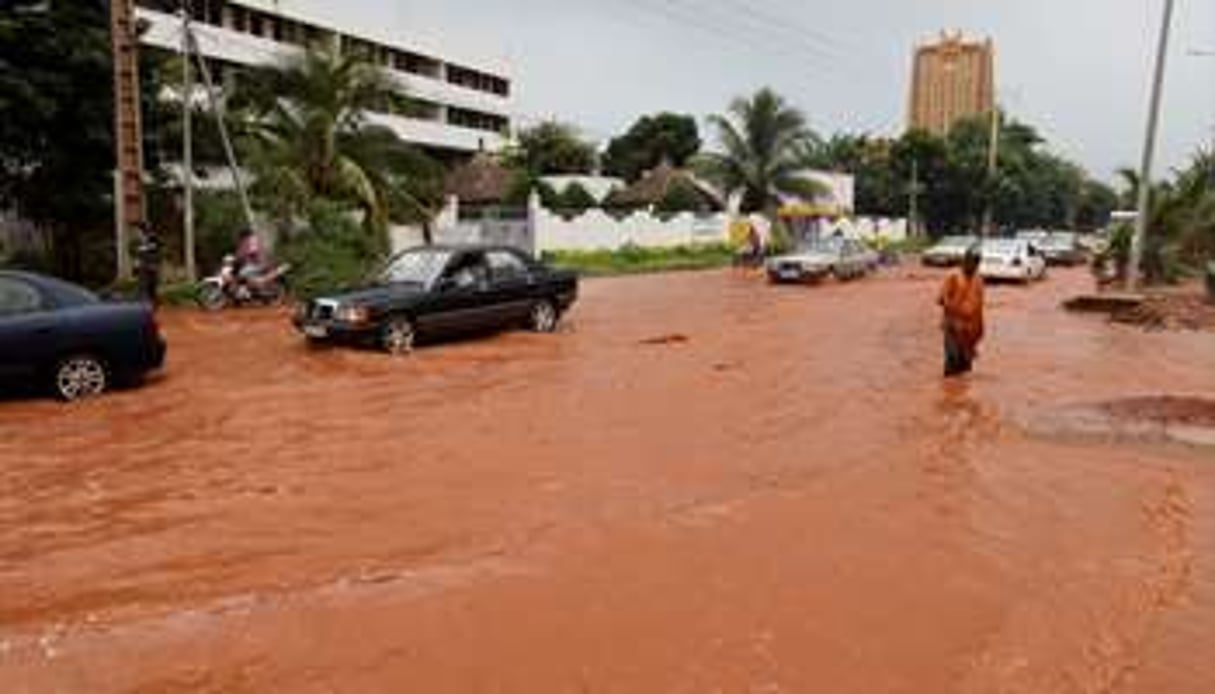 Une rue de Bamako lors de précédentes inondations, en août 2012. © aBamako.com