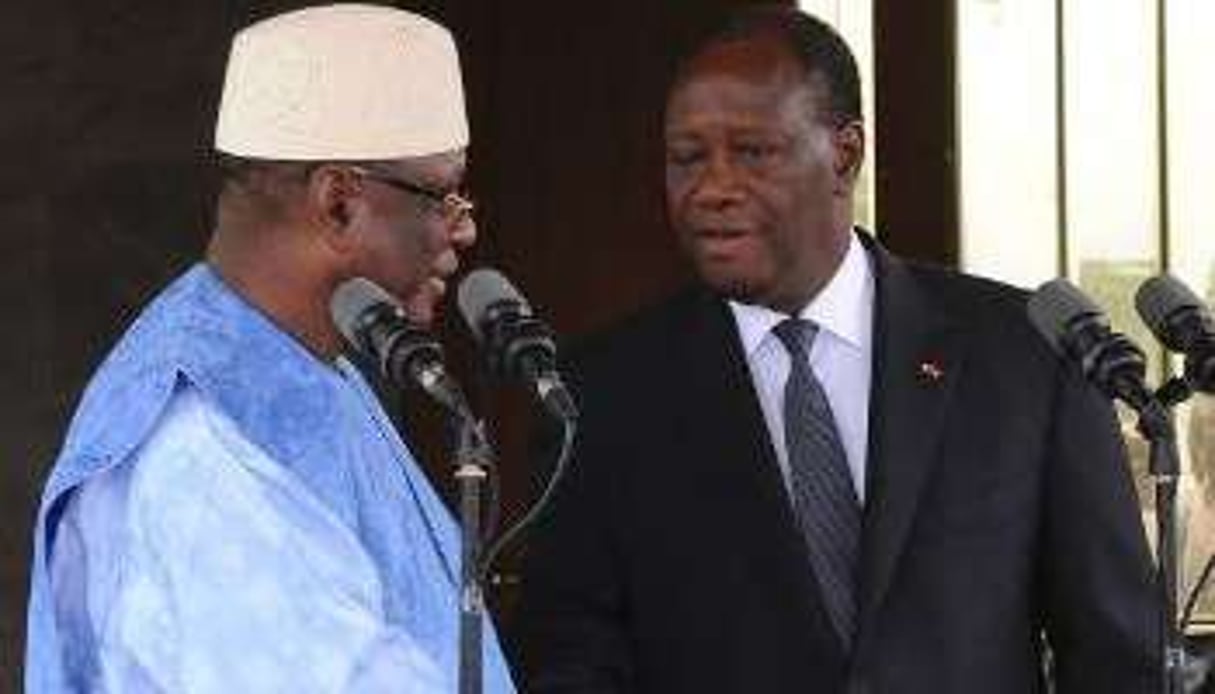 Le président élu du Mali Ibrahim Boubacar Keita et le président ivoirien Alassane Ouattara. © AFP