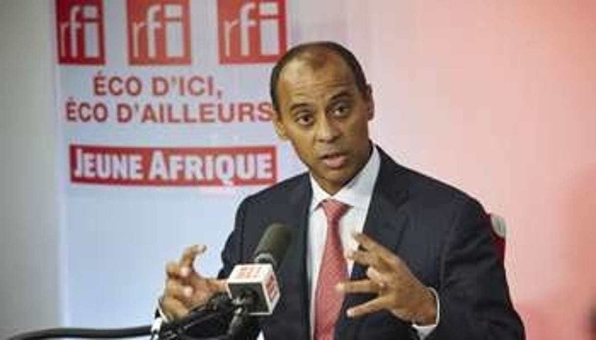 Thierry Tanoh, directeur général d’Ecobank, dans les studios de RFI, le 6 septembre 2013. © Bruno Levy/JA