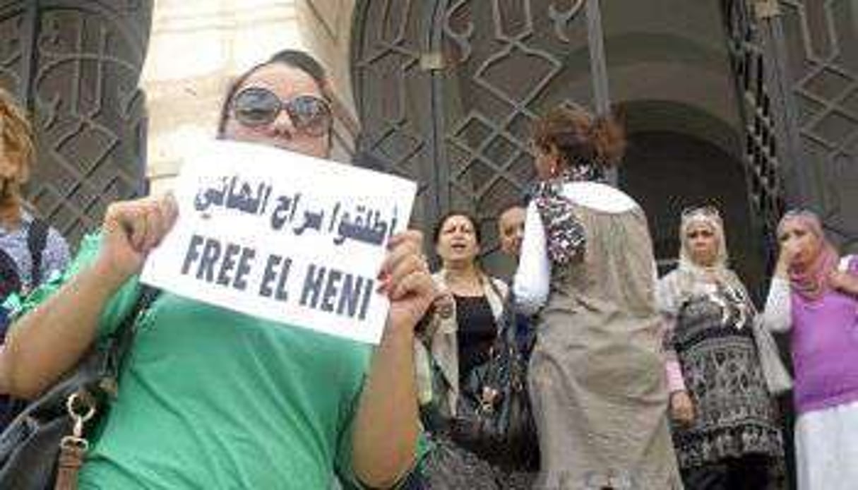 Devant le palais de justice de Tunis, le 13 septembre 2013. © AFP