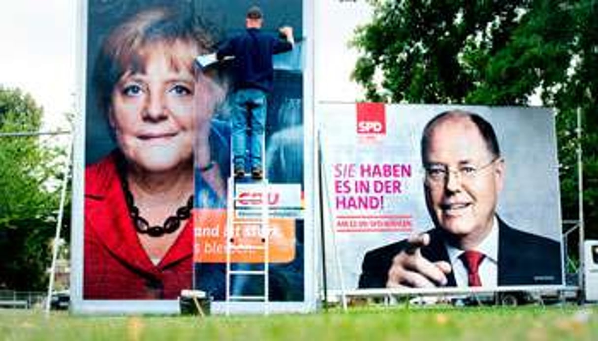 Panneaux électoraux à Hanovre, le 9 septembre. © Julian Stratenschulte/AFP