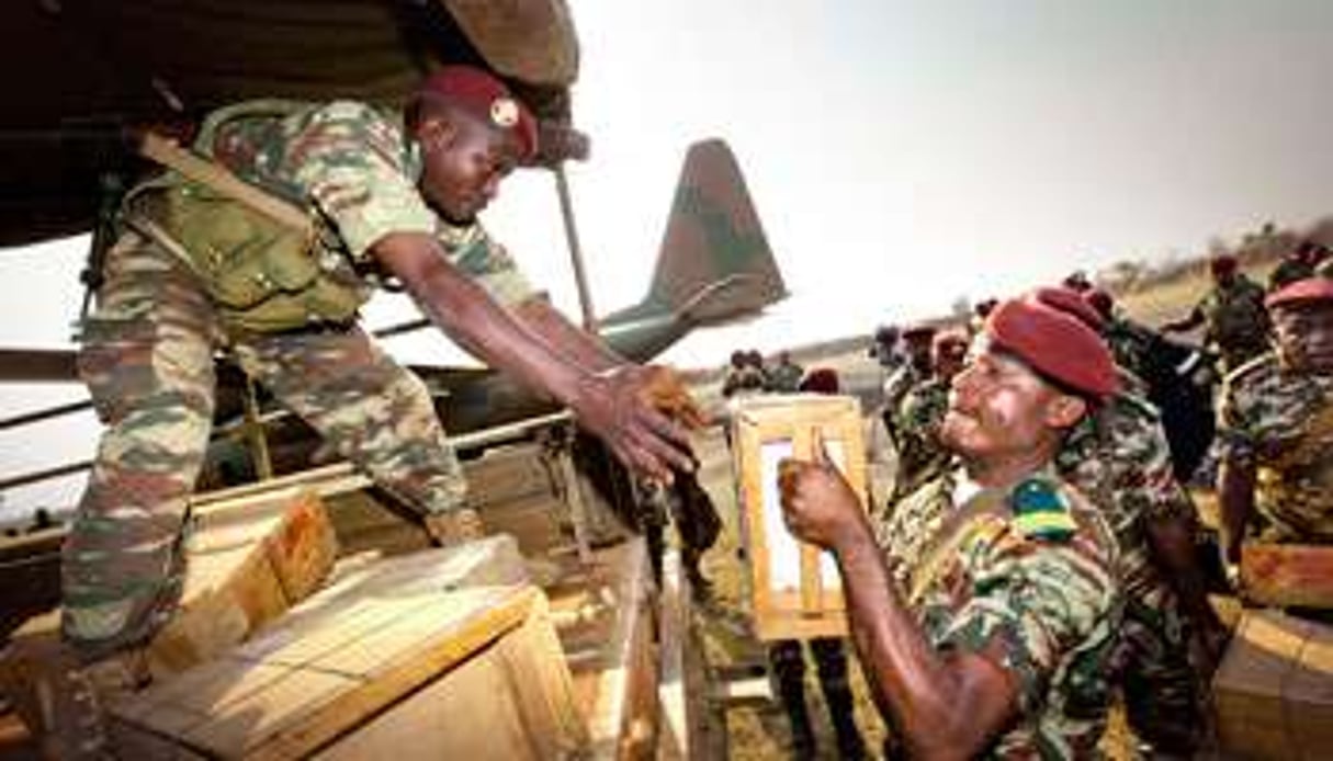 À Bangui, en janvier. Le materiel de l’armée est vieillissant, et manque de pièces de rechange. © Ben Curtis/AP/Sipa
