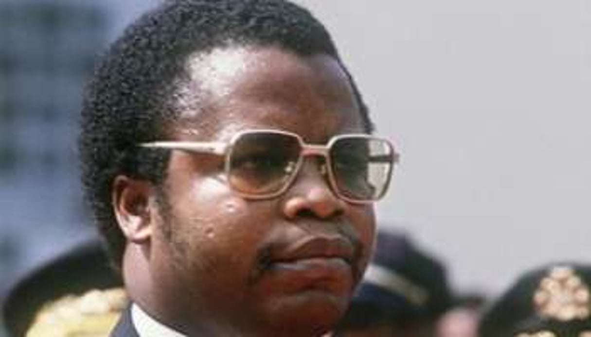 Samuel Doe sera torturé et exécuté par Prince Johnson en 1990. © Michel Saoure/AFP