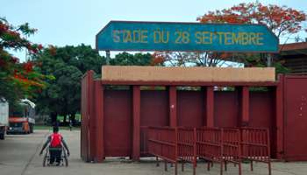 Une des entrées du Stade du 28 septembre. © FIDH