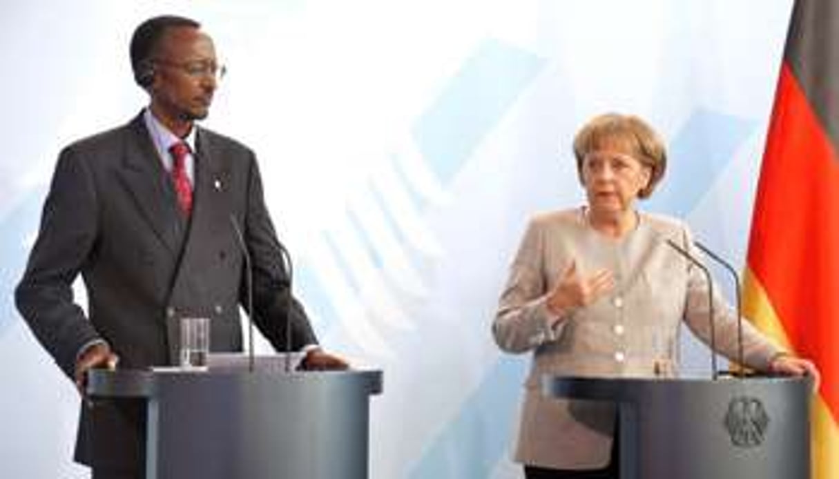 Paul Kagamé et Angela Merkel en avril 2008. © www.bundeskanzlerin.de