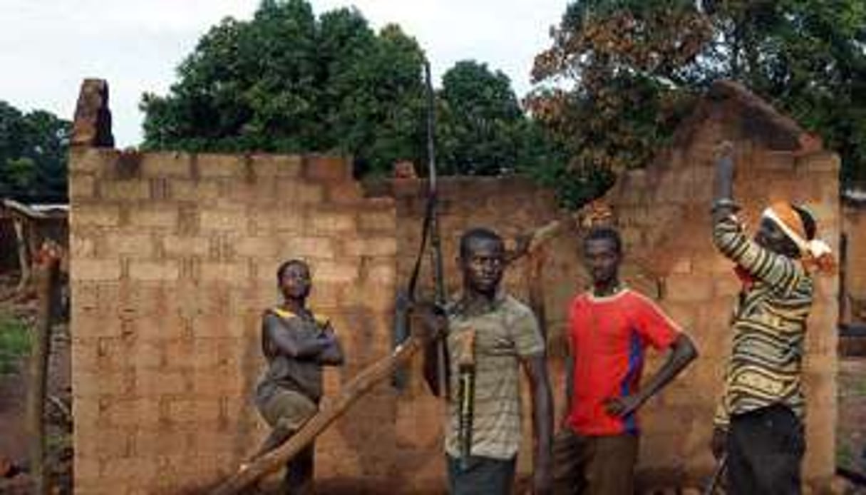 Des anti-Balaka à Bossangoa, le 11 octobre. © AFP
