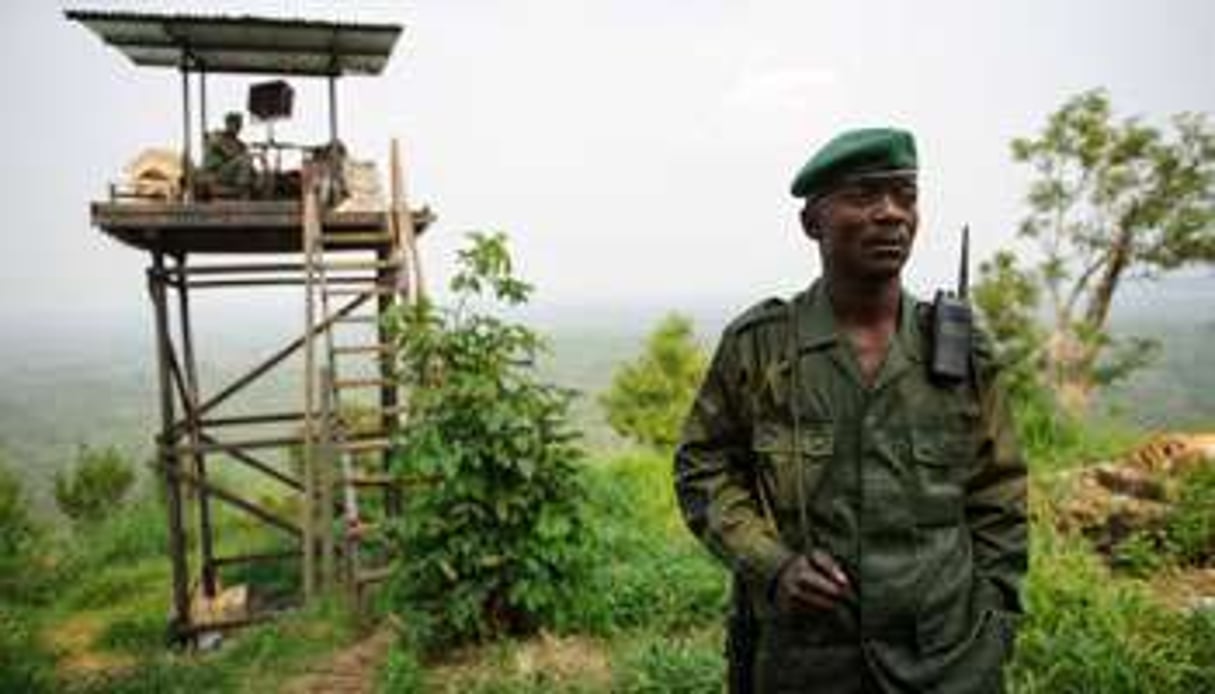 Patrouille dans le parc des Virunga, classé au Patrimoine mondial de l’Unesco. © PHIL MOORE / AFP