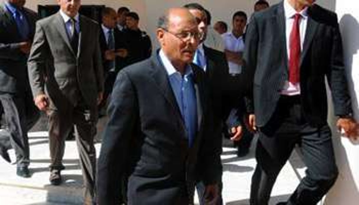 Le président tunisien Marzouki à la sortie de la cérémonie à laquelle il n’a pu assister. © Fethi Belaïd