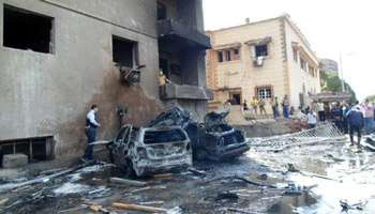 Les lieux de l’attentat à la voiture piégée à Ismaïliya, le 19 octobre 2013. © AFP