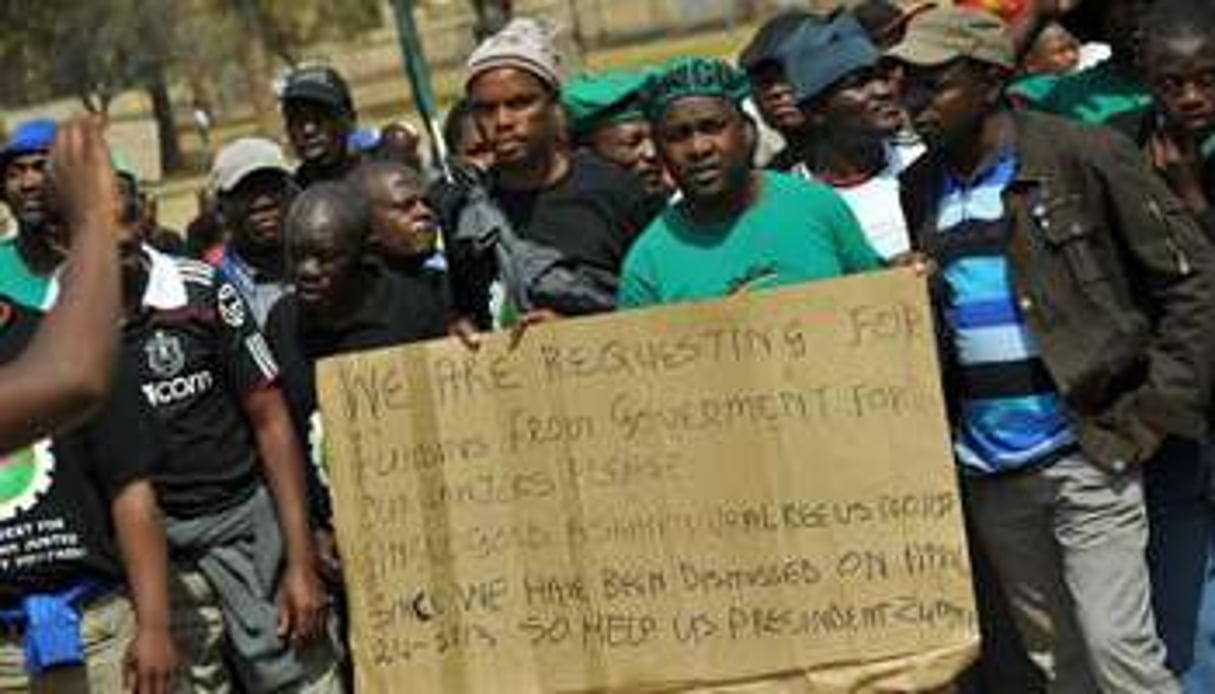 Des mineurs manifestent à Pretoria, le 12 septembre 2013. © AFP