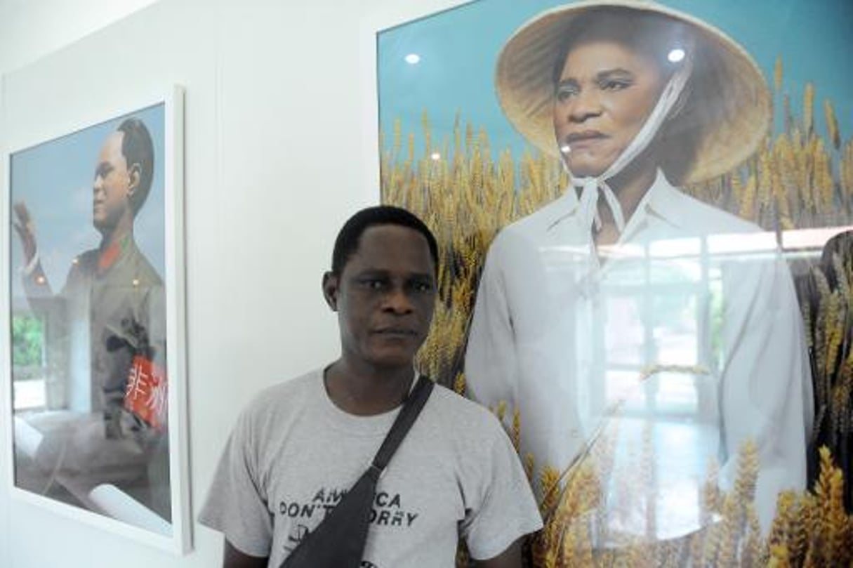 Nigeria: le photographe Samuel Fosso, autoportrait de « l’empereur d’Afrique » en Mao © AFP