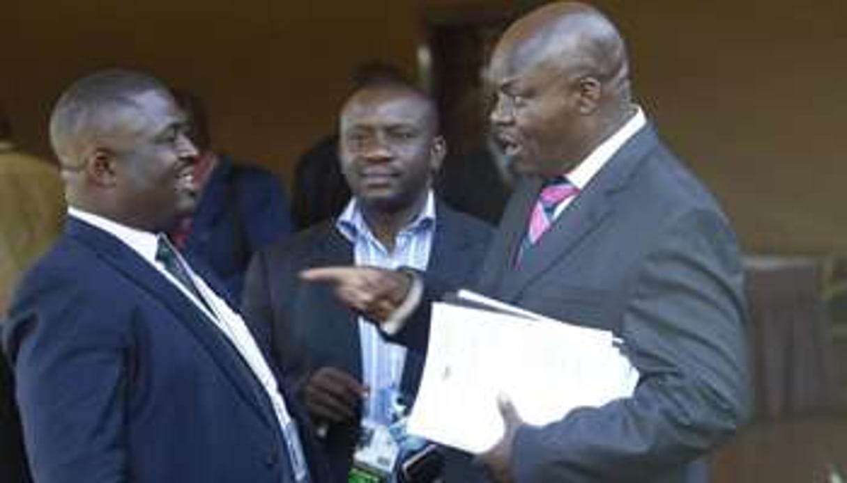 À droite, Roger Lumbala, chef adjoint de la délégation du M23 à Kampala. © REUTERS