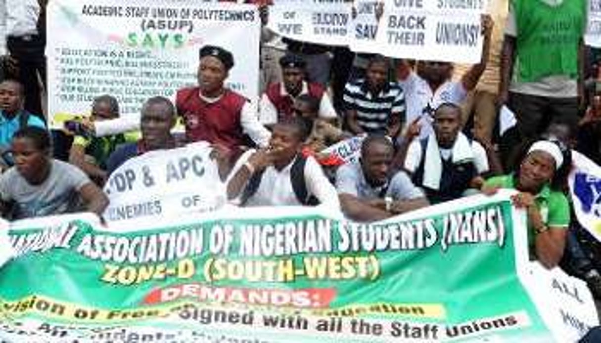 Manifestation d’étudiants lors d’une grève dans les universités à Lagos, le 13 août 2013. © AFP