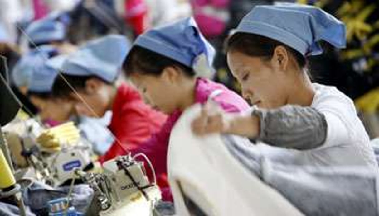 Confection de vêtements destinés à l’exportation vers le Japon, à Huaibei. © Xie Zhengyi/AFP
