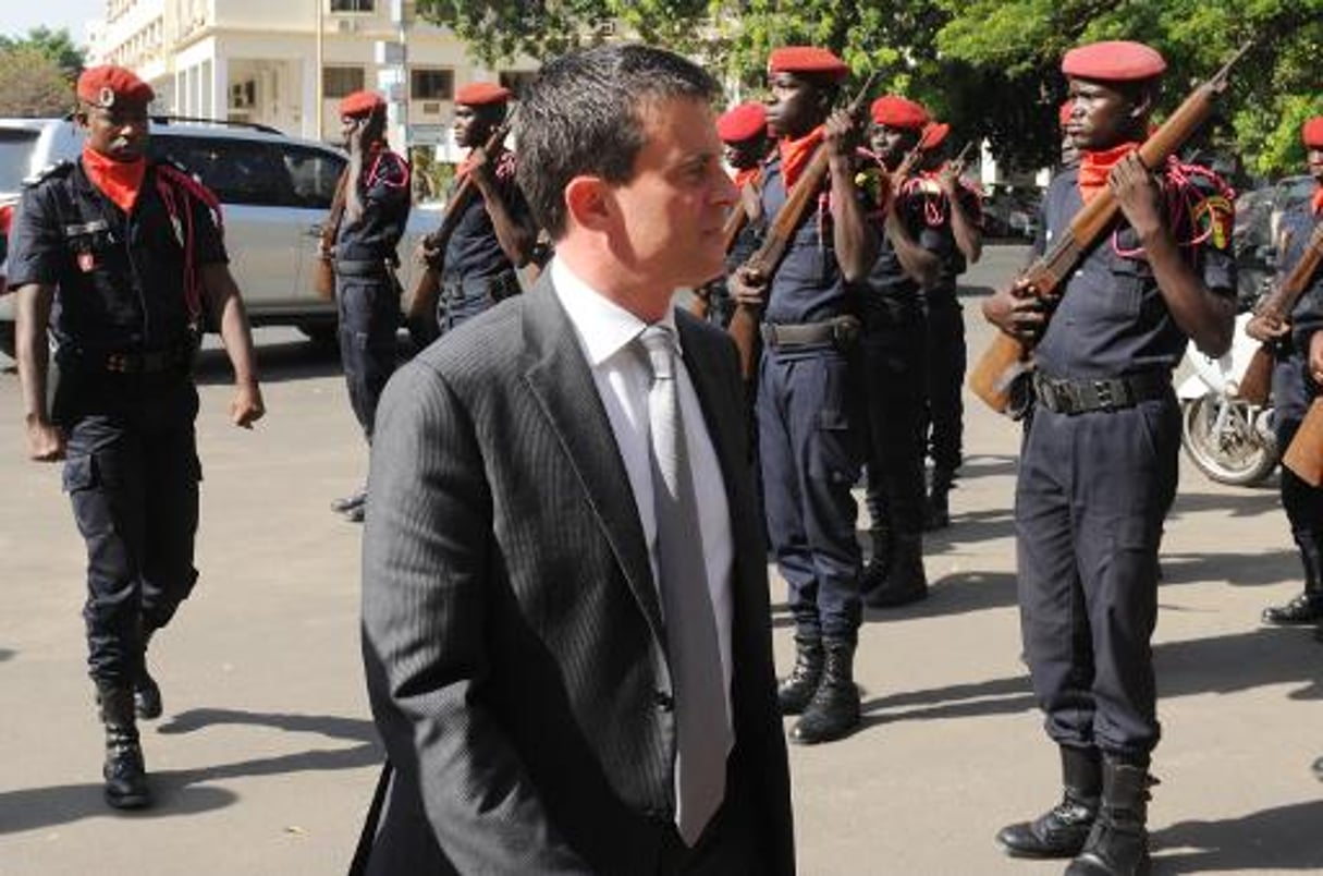 Manuel Valls au Sénégal: « il ne faut jamais accepter le racisme » © AFP