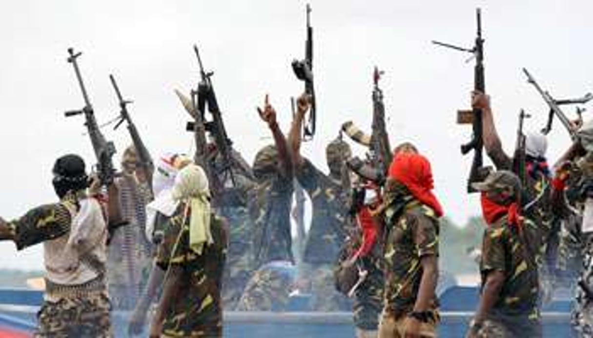 Militants du Mend, en septembre 2008. © PIUS UTOMI EKPEI / AFP