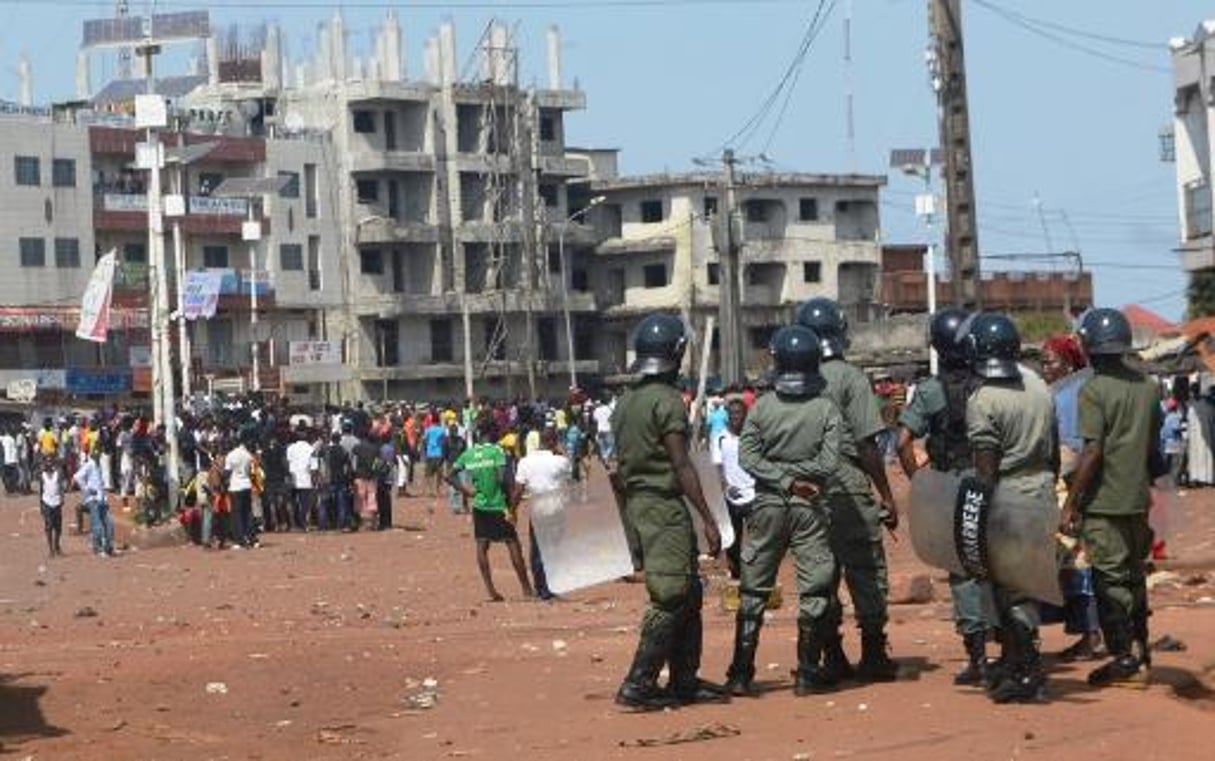 Guinée: « journée ville morte », un mort par balle et 17 blessés © AFP
