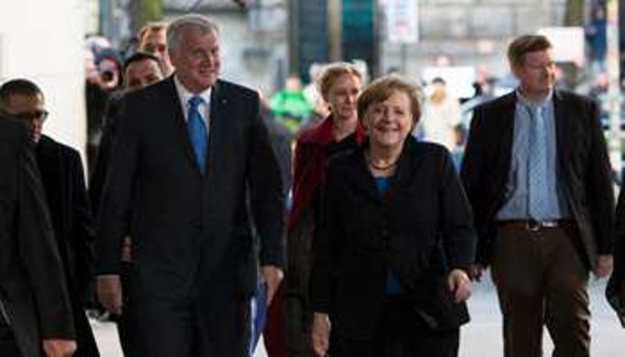 Angela Merkel et Horst Seehofer (G) le 26 novembre 2013 à Berlin. © AFP