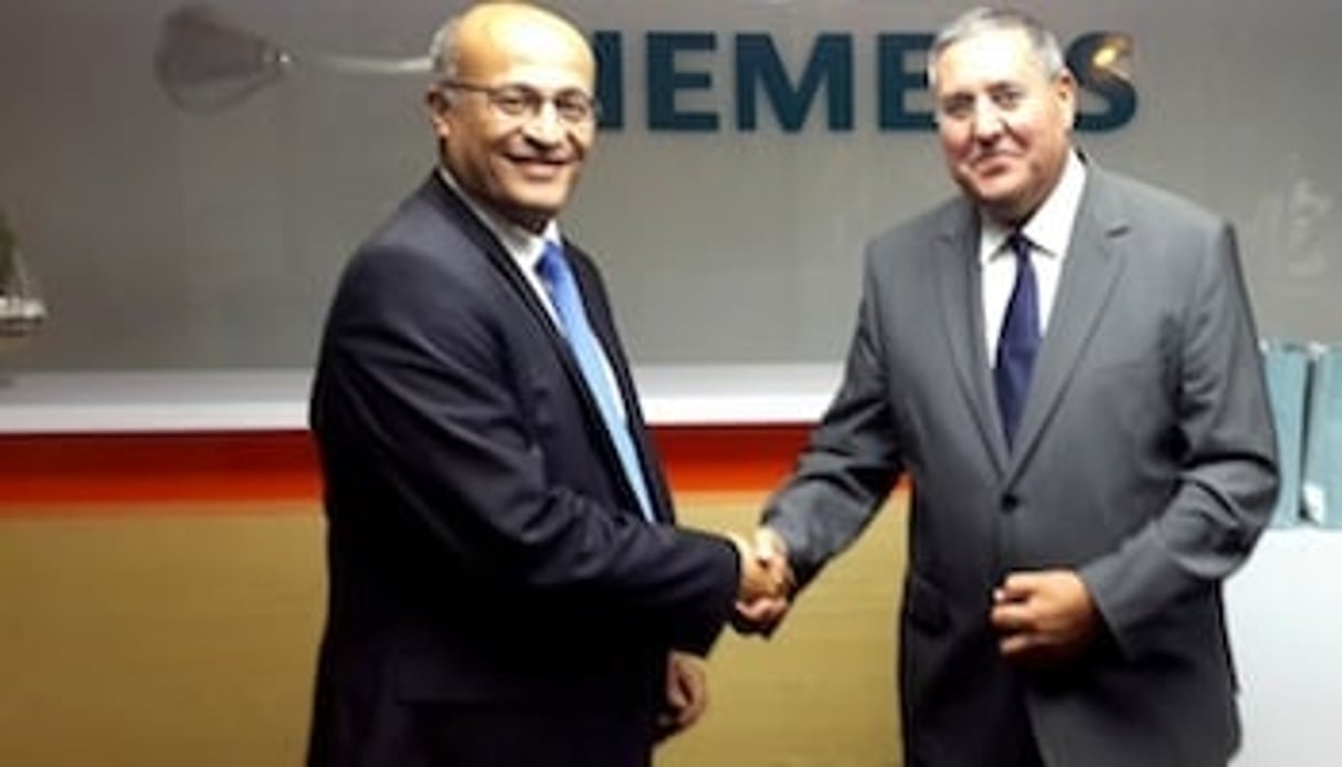 Slim Kchouk, président du directoire de Siemens Maroc (g) et Salah Eddine Kadmiri, PDG de Schiele Maroc. © Schiele Maroc