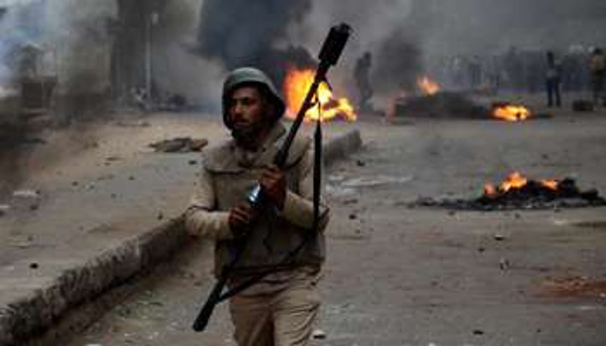 Un policier égyptien lors d’une manifestation des Frères musulmans. © AFP