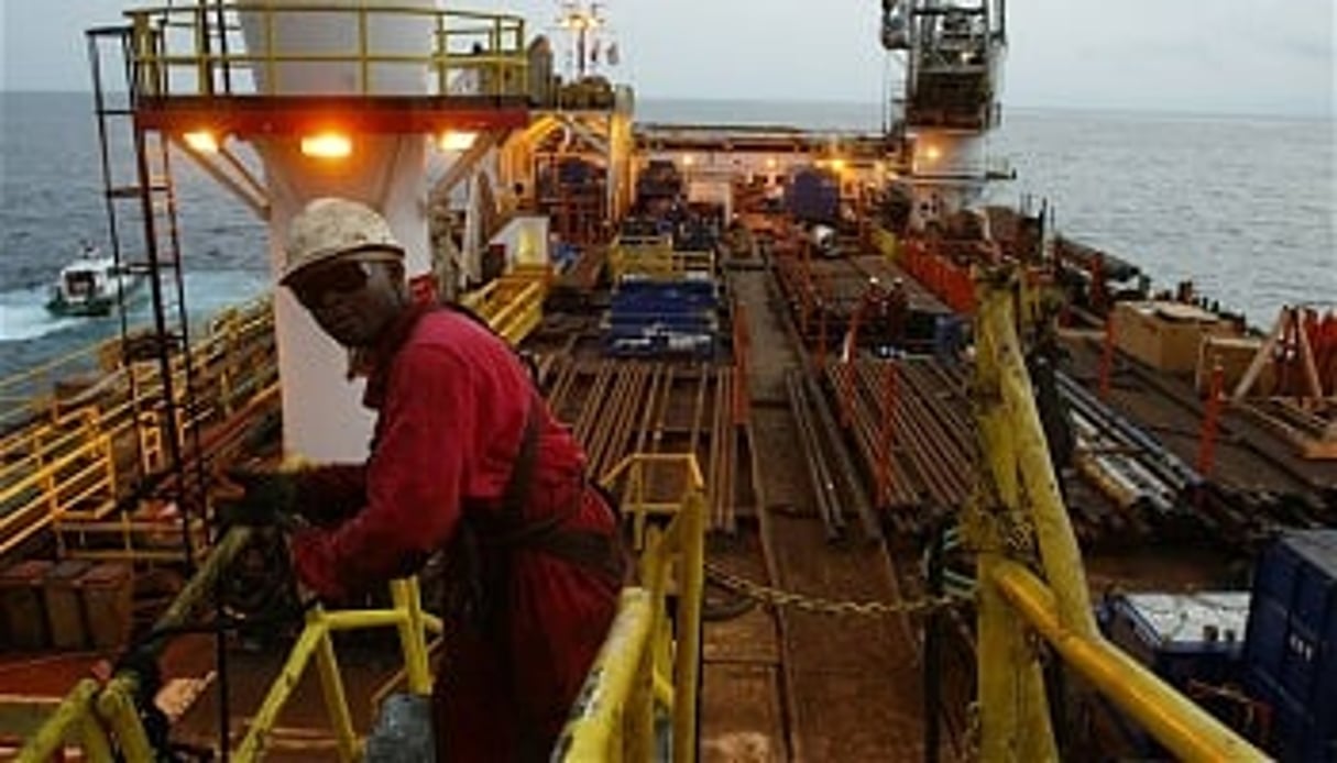 Une plateforme pétrolière du français Total, en Angola. © AFP