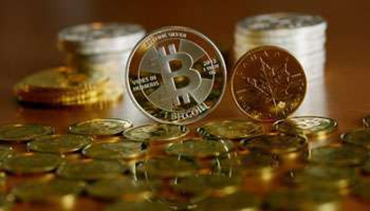 Une véritable pièce créée pour illustrer la monnaie virtuelle Bitcoin. © JENS KALAENE / ZB / Picture-Alliance/AFP