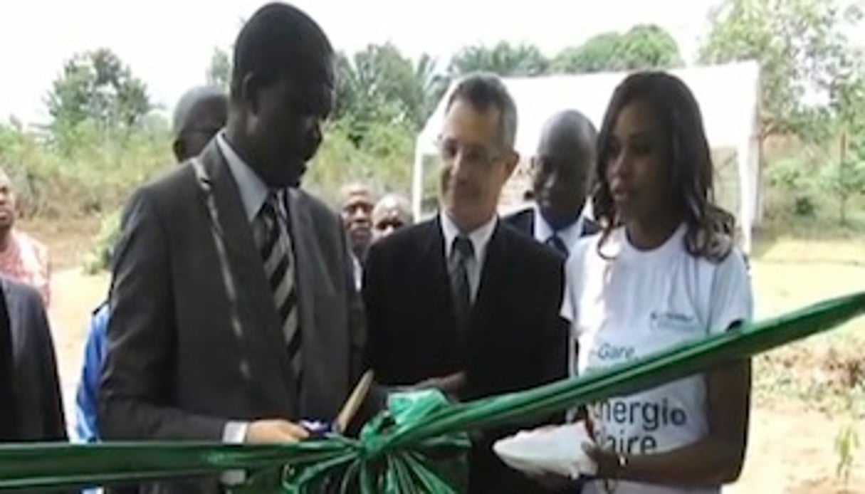 Inauguration du programme d’électrification bip-bop au Cameroun. © Schneider Electric