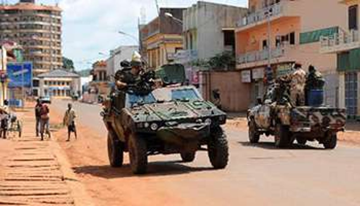 Des soldats français en patrouille dans les rues de Bangui, le 8 décembre 2013. © AFP