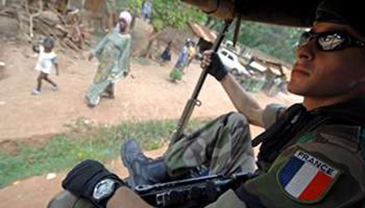 Un légionnaire français en patrouille à Bangui. © AFP