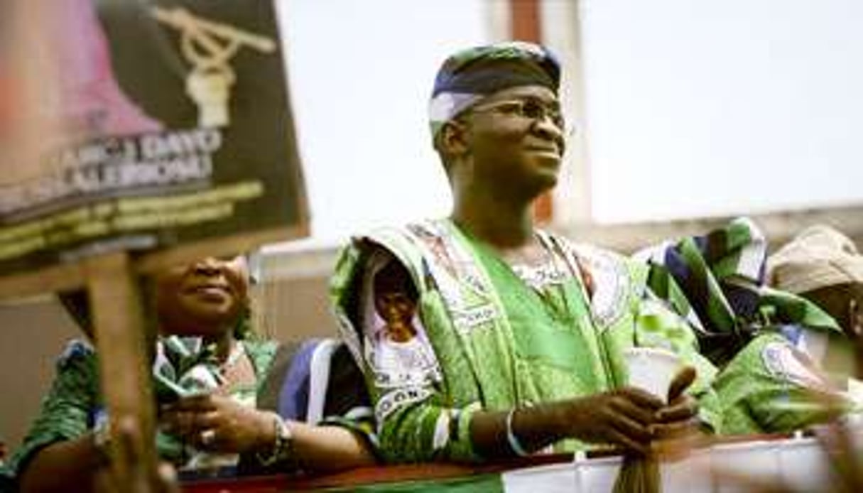 En 2011, Babatunde Fashola, en campagne pour sa réélection à la tête de Lagos. © Akintunde Akinleye/Reuters