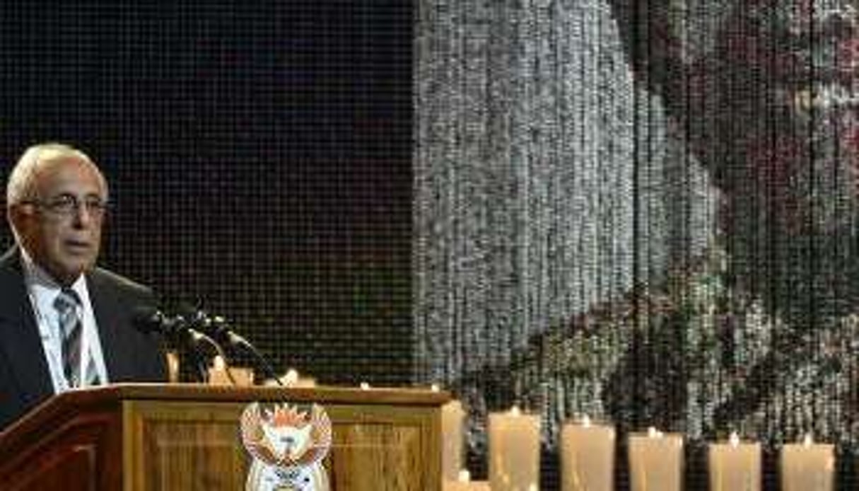 Ahmed Kathrada aux obsèques de Nelson Mandela à Qunu, le 15 décembre. © AFP