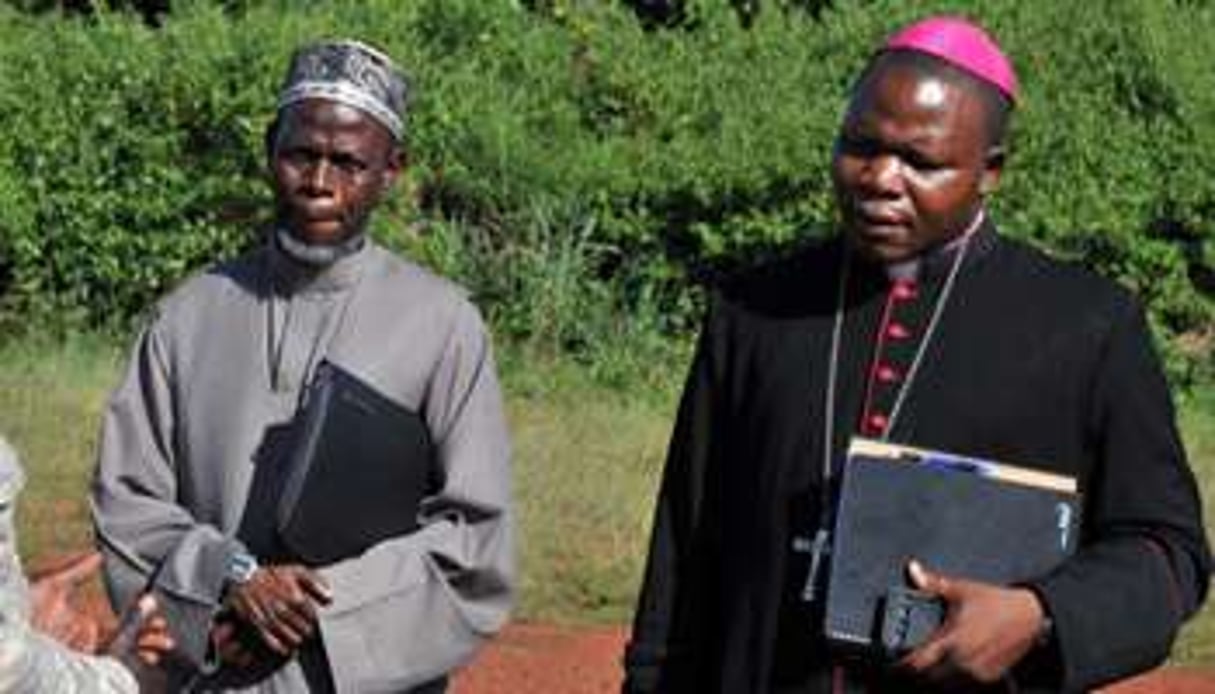 Mgr. Dieudonné Nzapalainga et l’Imam Omar Kobine Layama. © DR