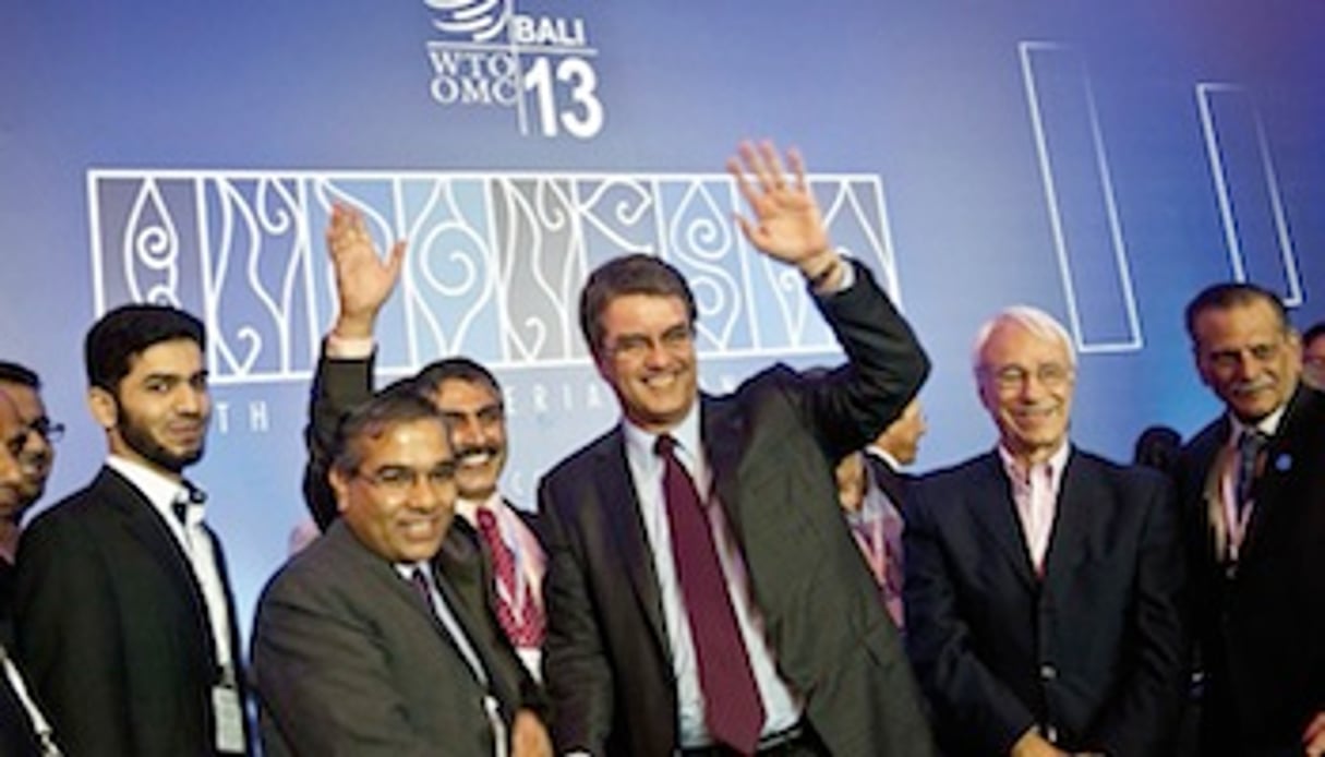 Au centre: le Brésilien Roberto Azevêdo, directeur général de l’OMC. © Lui Siu Wai/AFP