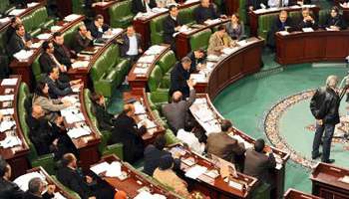 Les députés tunisiens lors des débats de l’Assemblée constituante le 6 janvier 2014. © AFP