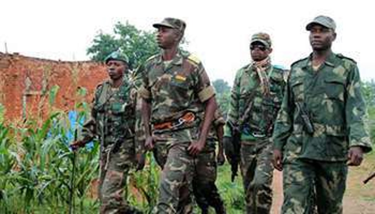 Le colonel Mamadou Ndala et ses hommes près d’Eringeti, le 31 décembre 2012. © AFP
