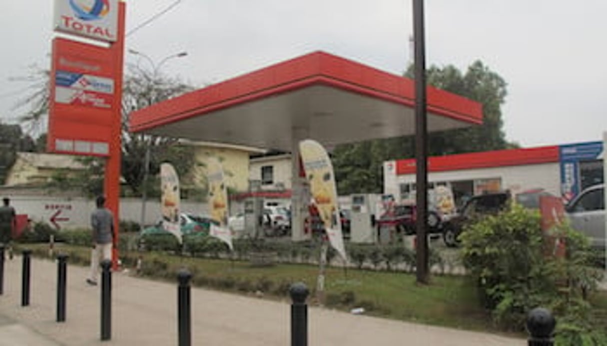Total compte 3500 stations essence en Afrique (ici à Brazzaville, au Congo). © JBesnault/JA