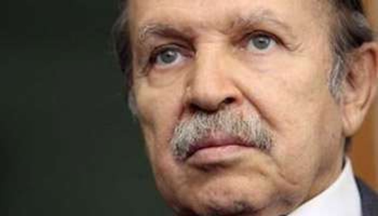 Abdelaziz Bouteflika laisse planer le doute sur sa candidature en 2014. © AFP