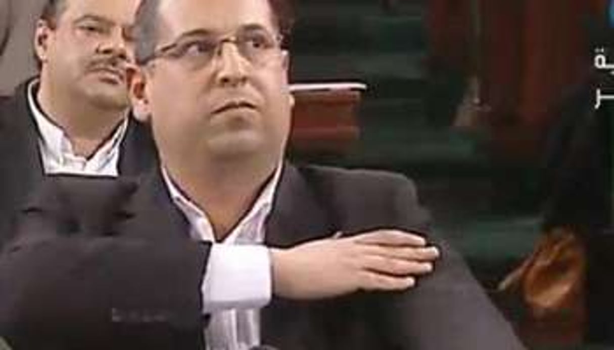 Le député tunisien fait une quenelle le 23 janvier à l’ANC. © Facebook/BeurkMan
