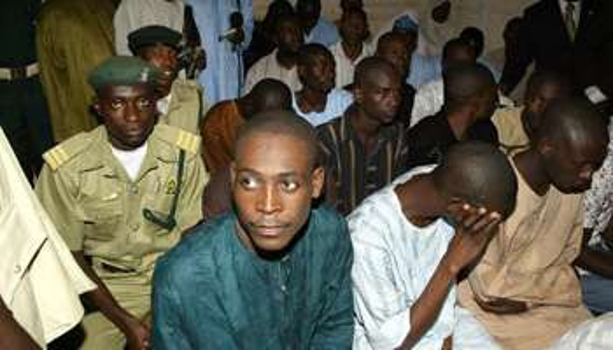 Des accusés dans un tribunal islamique de Bauchi, en août 2007. © AFP
