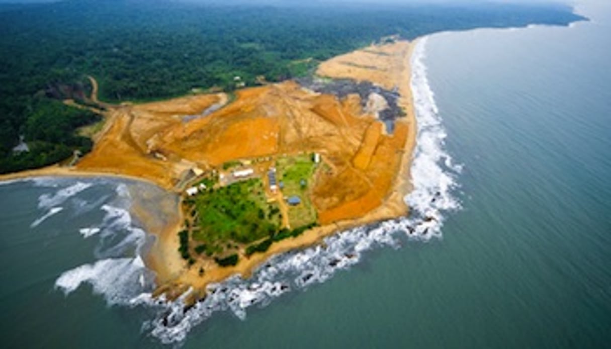 La construction du terminal à conteneur du port de Kribi, au Cameroun, devrait être achevée en 2014. © Renaud VAN DER MEEREN/ Éditons du Jaguar