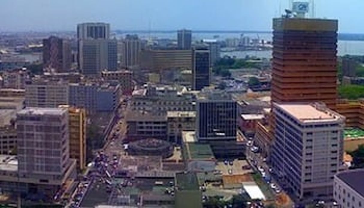 Vue du Plateau, le quartier des affaires d’Abidjan, siège de plusieurs des plus grandes entreprises de la Côte d’Ivoire. © Zenman / Wikimedia Commons