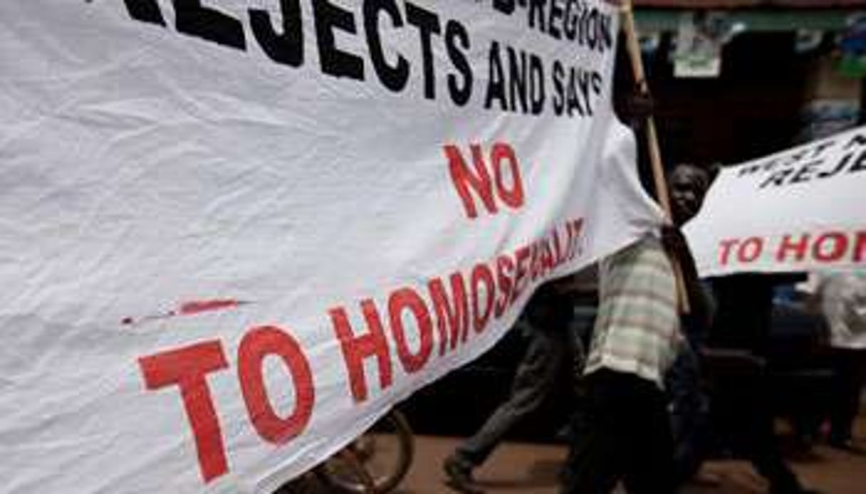 Des manifestants anti-homosexuels défilent en Ouganda. © AFP
